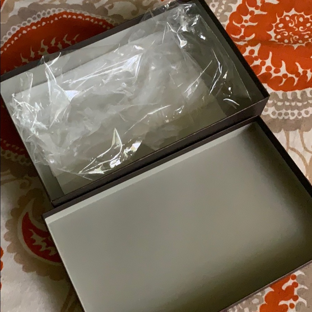 Box - Picture 4 of 4